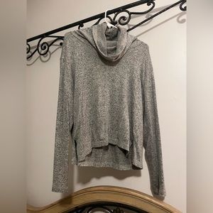 Bb Dakota Steve Madden long sleep cowl neck scoop neck turtleneck sweater